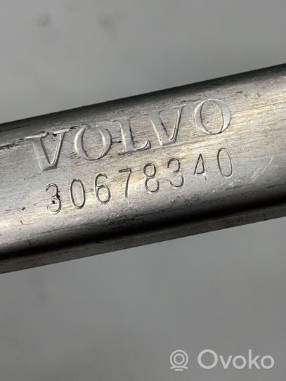 Volvo V70 Uchwyt / Mocowanie lampy przedniej 30678340