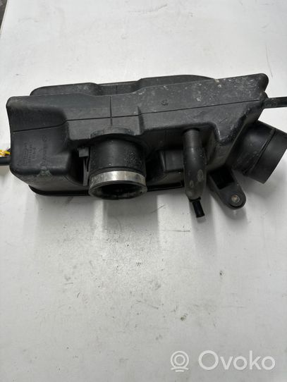 Subaru Legacy Boîtier de filtre à air PP4T40