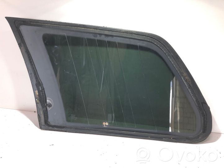 Volvo XC90 Fenêtre latérale avant / vitre triangulaire A048587