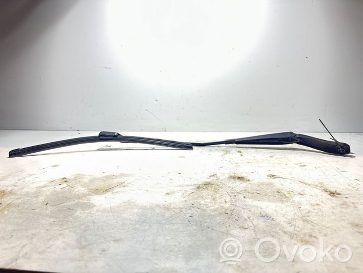 Volvo XC60 Front wiper blade arm 30753529