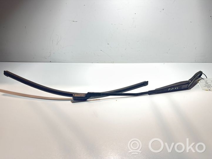 Volvo XC60 Front wiper blade arm 30753530