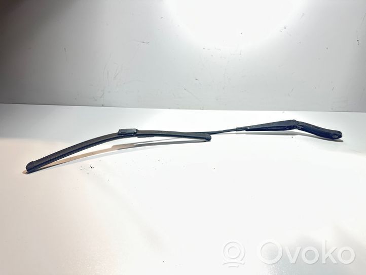 Volvo XC60 Front wiper blade arm 30753529