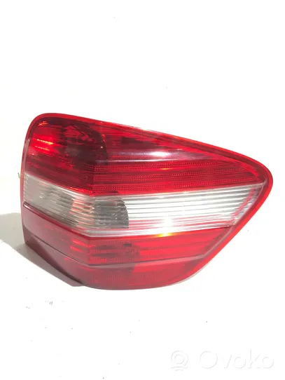 Mercedes-Benz ML W164 Lampa tylna 404122R