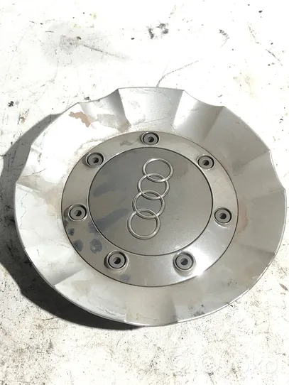 Audi Q7 4L Ohjauspyörän mutterin suojakansi 4L0601165