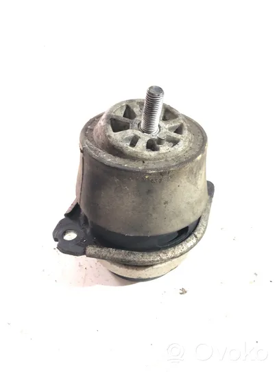 Audi Q7 4L Dzinēja spilvens 7L8199131A