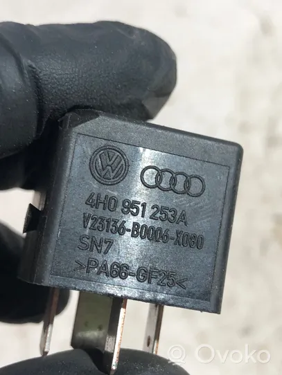 Audi Q7 4L Другое реле 4H0951253A