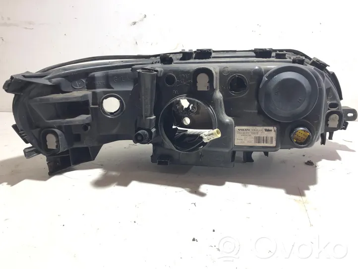 Volvo V70 Lampa przednia 89009280