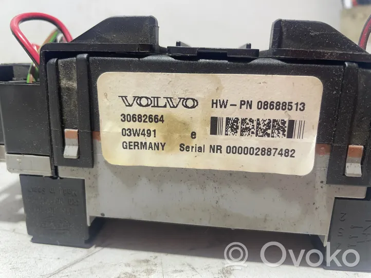 Volvo XC90 Module de fusibles 30682664