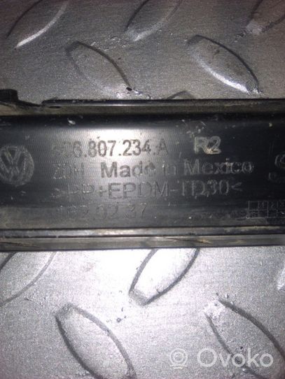 Volkswagen Jetta VI Stoßecke Stoßstange Stoßfänger Eckzierleiste vorne 5C6807234A