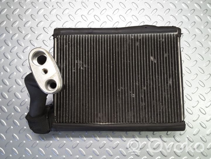 Audi A6 S6 C6 4F Gaisa kondicioniera radiators (salonā) 07G15C2037