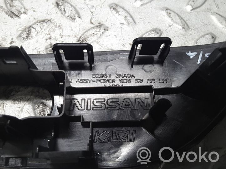 Nissan Leaf I (ZE0) Support bouton lève vitre porte arrière 829613NA0A