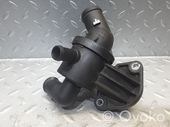 Skoda Yeti (5L) Termostat / Obudowa termostatu 03L121111AE