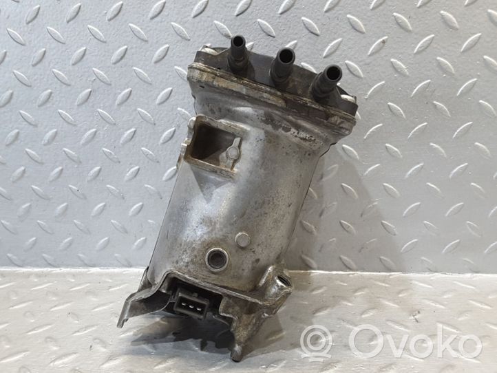 Citroen C5 Polttoainesuodattimen kiinnikkeen pidike 6650473120