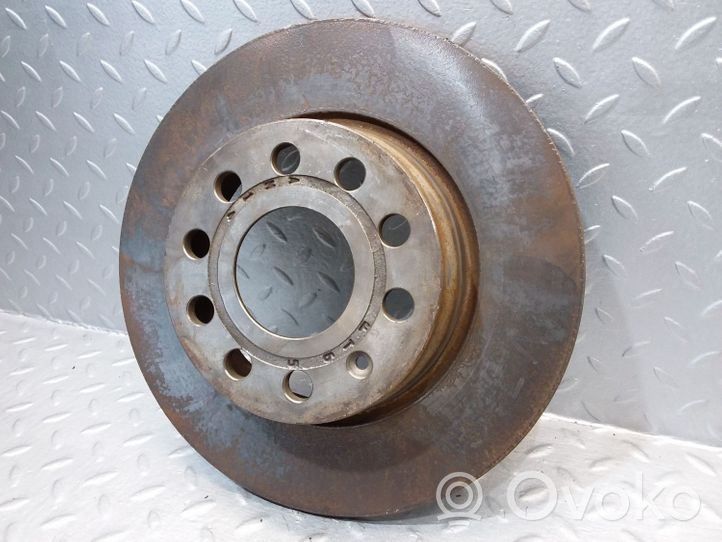 Volkswagen Jetta VI Rear brake disc 