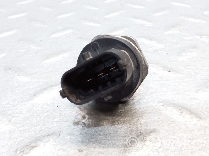 KIA Optima Fuel pressure sensor 0281006404