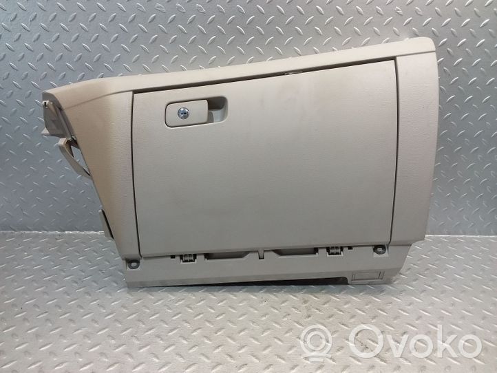 Volkswagen PASSAT B7 USA Glove box set 561857938