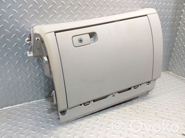 Volkswagen PASSAT B7 USA Glove box set 561857938