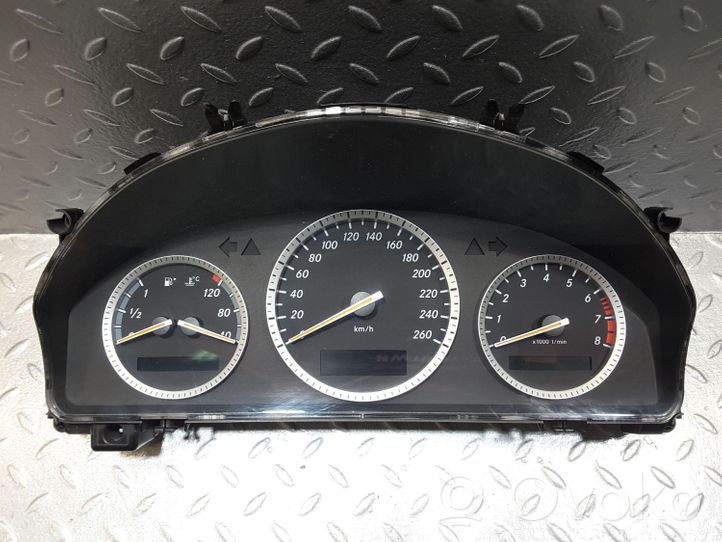 Mercedes-Benz C W204 Tachimetro (quadro strumenti) A2045400848