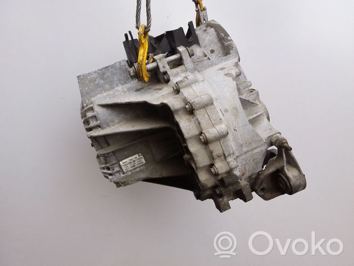 Volvo S40 Mechaninė 6 pavarų dėžė 6M5R7002CA