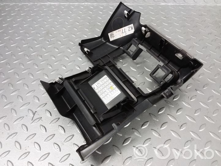 Subaru Forester SJ Couvercle de boîte à fusibles 66135AJ020