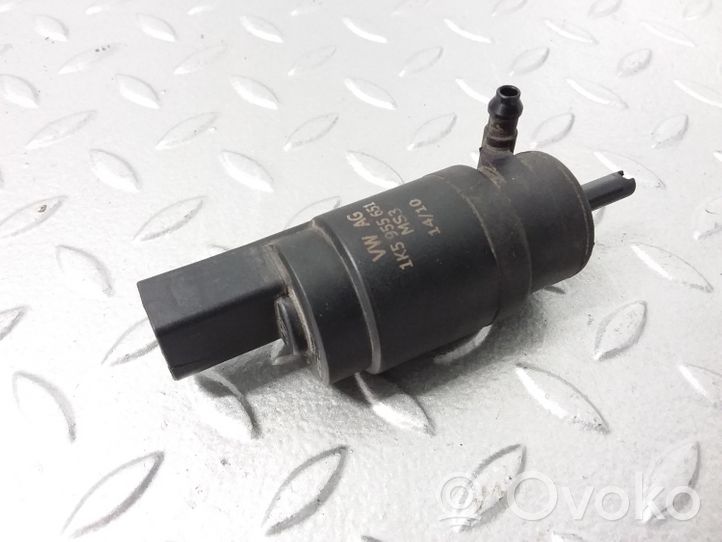 Volkswagen Jetta VI Pompe de lave-glace de pare-brise 1K5955651