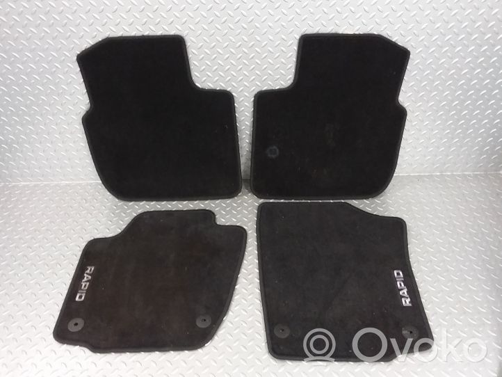 Skoda Rapid (NH) Kit tapis de sol auto 5JB061404E