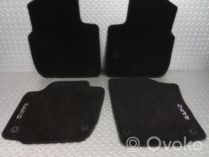 Skoda Rapid (NH) Kit tapis de sol auto 5JB061404E