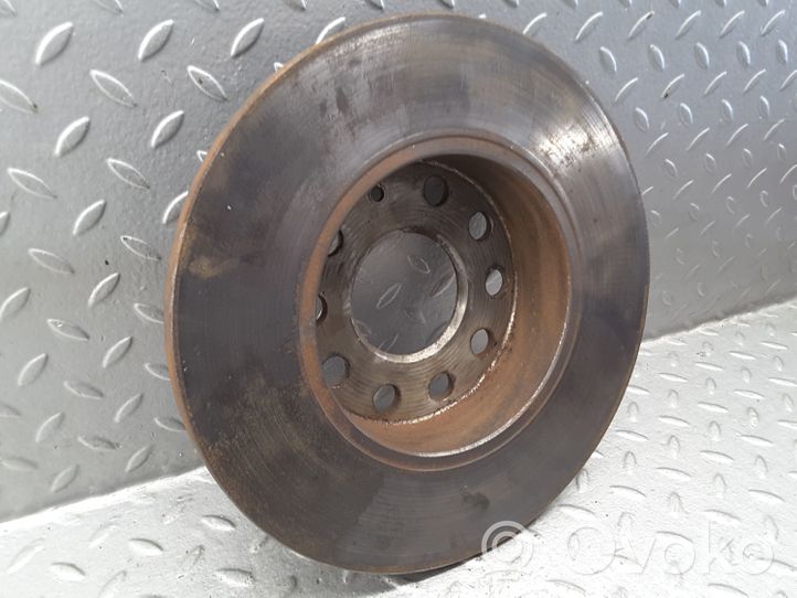 Volkswagen Jetta V Disque de frein arrière 1K0615601AC