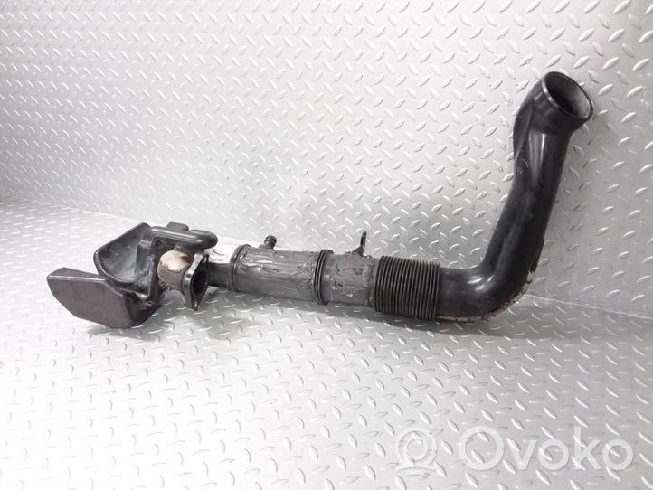 Volvo V50 Turbo air intake inlet pipe/hose 3M519A673HG