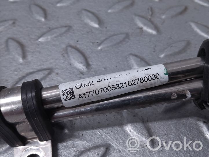 Mercedes-Benz C AMG W205 Fuel injector supply line/pipe A1770700532