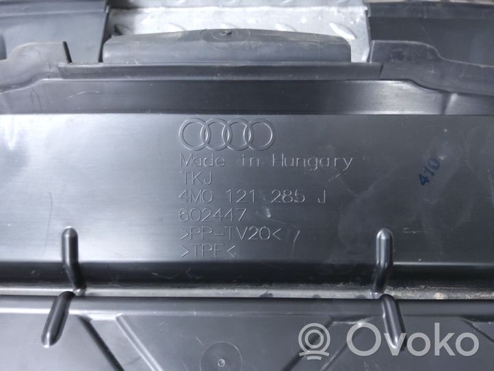 Audi Q7 4M Intercooler air guide/duct channel 4M0121285J
