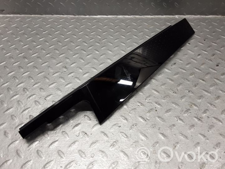 BMW 1 F20 F21 Rivestimento modanatura del vetro della portiera anteriore 51337340628