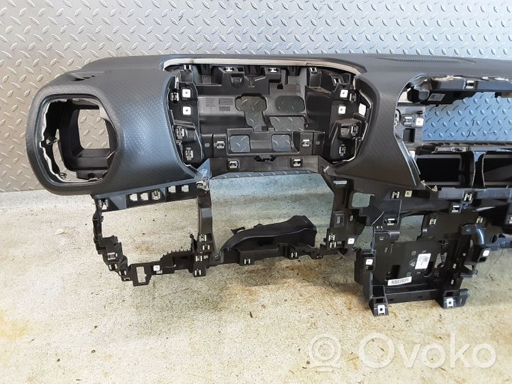 Citroen C4 III e-C4 Kojelauta 9833709780