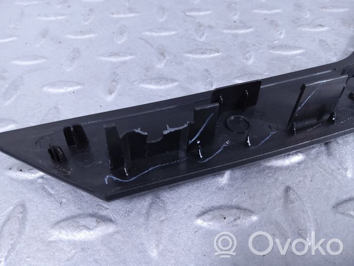 Citroen C4 III e-C4 Moulures des vitres de la porte arrière 98311398XK