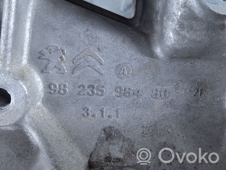 Toyota ProAce City Staffa di montaggio del compressore dell’A/C 9823598480