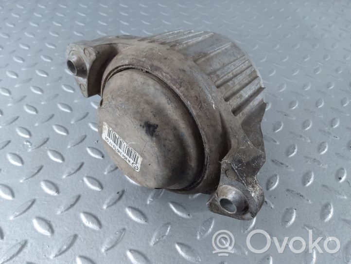 Mercedes-Benz GLK (X204) Supporto di montaggio del motore A2042401317