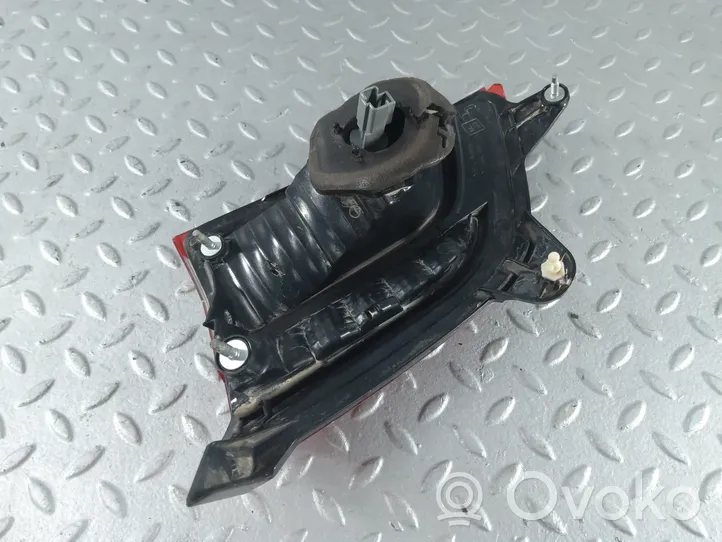 Subaru Outback (BS) Lampy tylnej klapy bagażnika 84912AL080