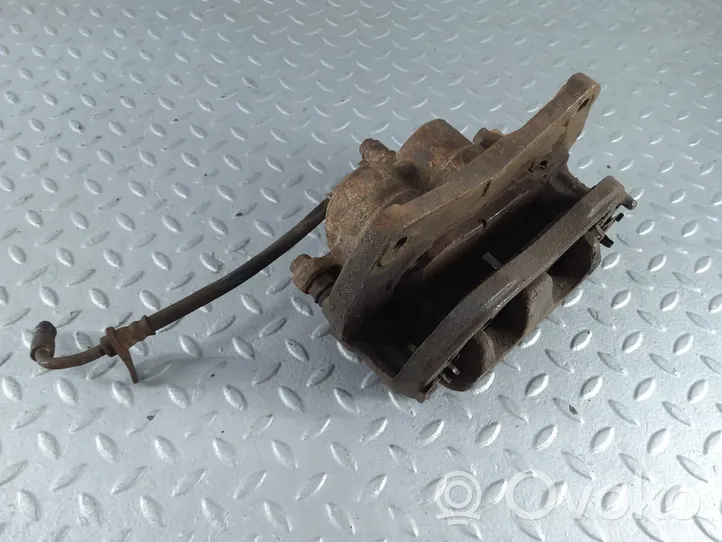 Subaru Outback (BS) Pinza del freno anteriore 26225AG060