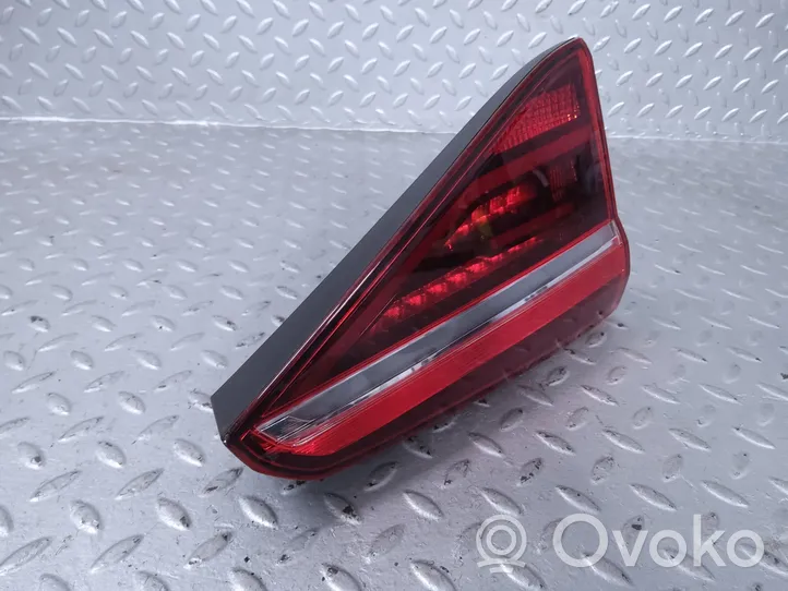 Volkswagen PASSAT B8 USA Lampy tylnej klapy bagażnika 561945307C