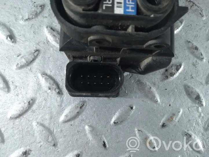 Audi A8 S8 D4 4H Verteiler / Ventilblock Luftfederung 