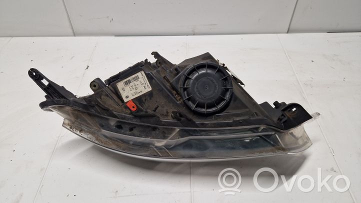 Saab 9-5 Lampa przednia 