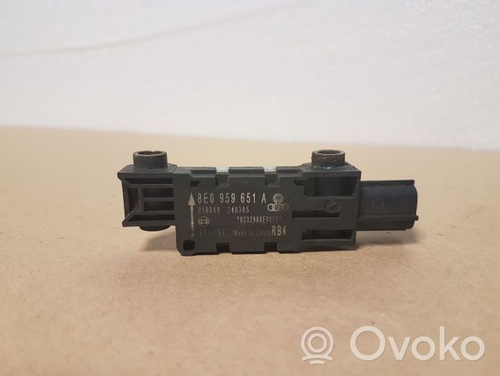 Audi A8 S8 D3 4E Airbag deployment crash/impact sensor 