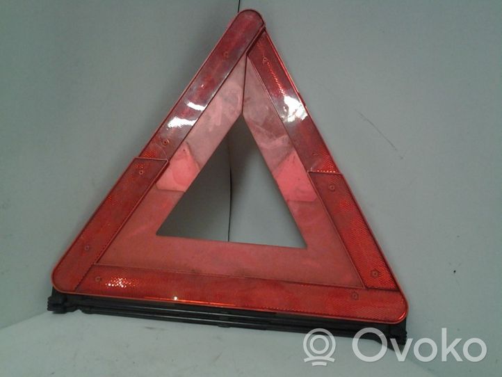 Audi A6 S6 C6 4F Triangle d'avertissement 4B5860251E