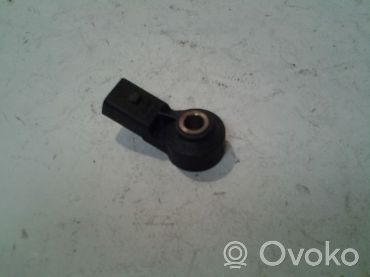 Volkswagen Touran I Detonation knock sensor 030905377