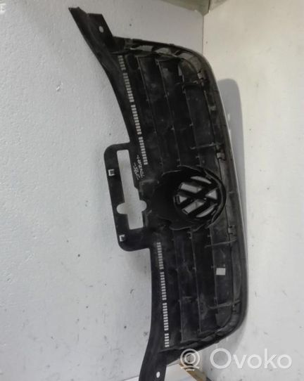 Volkswagen Touran I Front bumper upper radiator grill 1T0853651