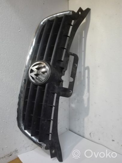 Volkswagen Touran I Front bumper upper radiator grill 1T0853651