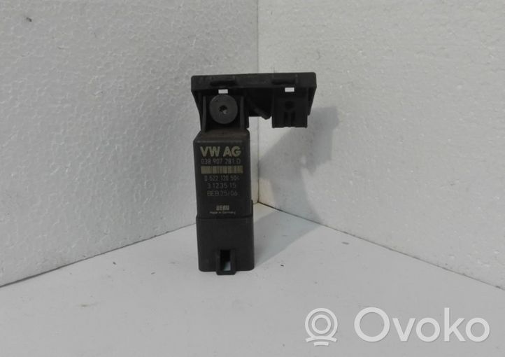 Volkswagen Jetta V Glow plug pre-heat relay 038907281D