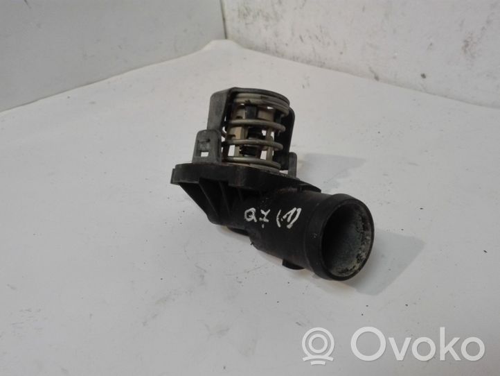 Audi Q7 4L Carcasa del termostato 059121111L