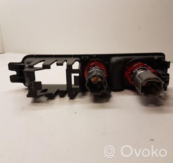Audi Q3 8U 12 voltin pistorasia (takana) 4G0919309A