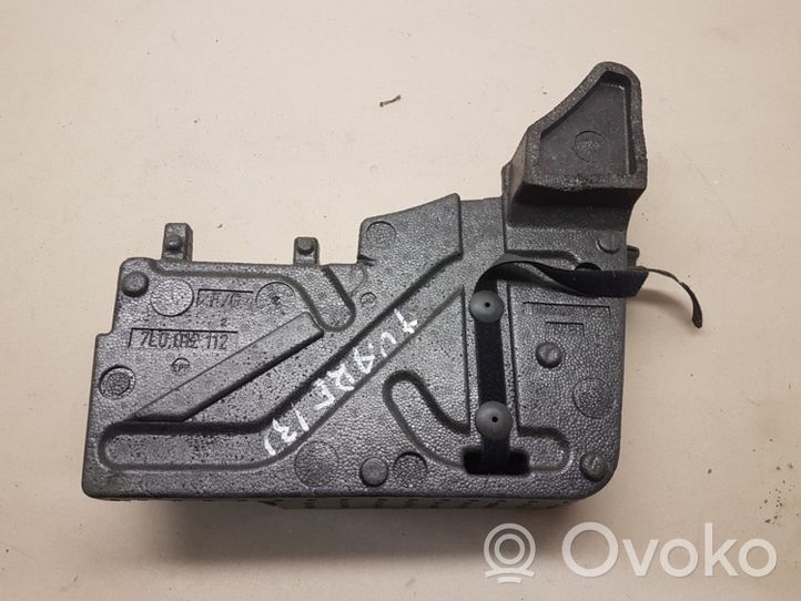 Volkswagen Touareg I Boîte à outils 7L0012112